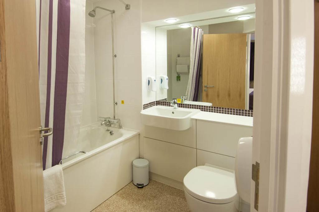 Premier Inn Birmingham City - Waterloo St Стая снимка